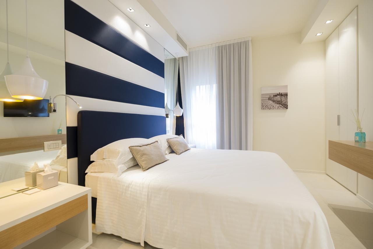 Metropol Ceccarini Suite - Luxury Apartments リッチョーネ エクステリア 写真