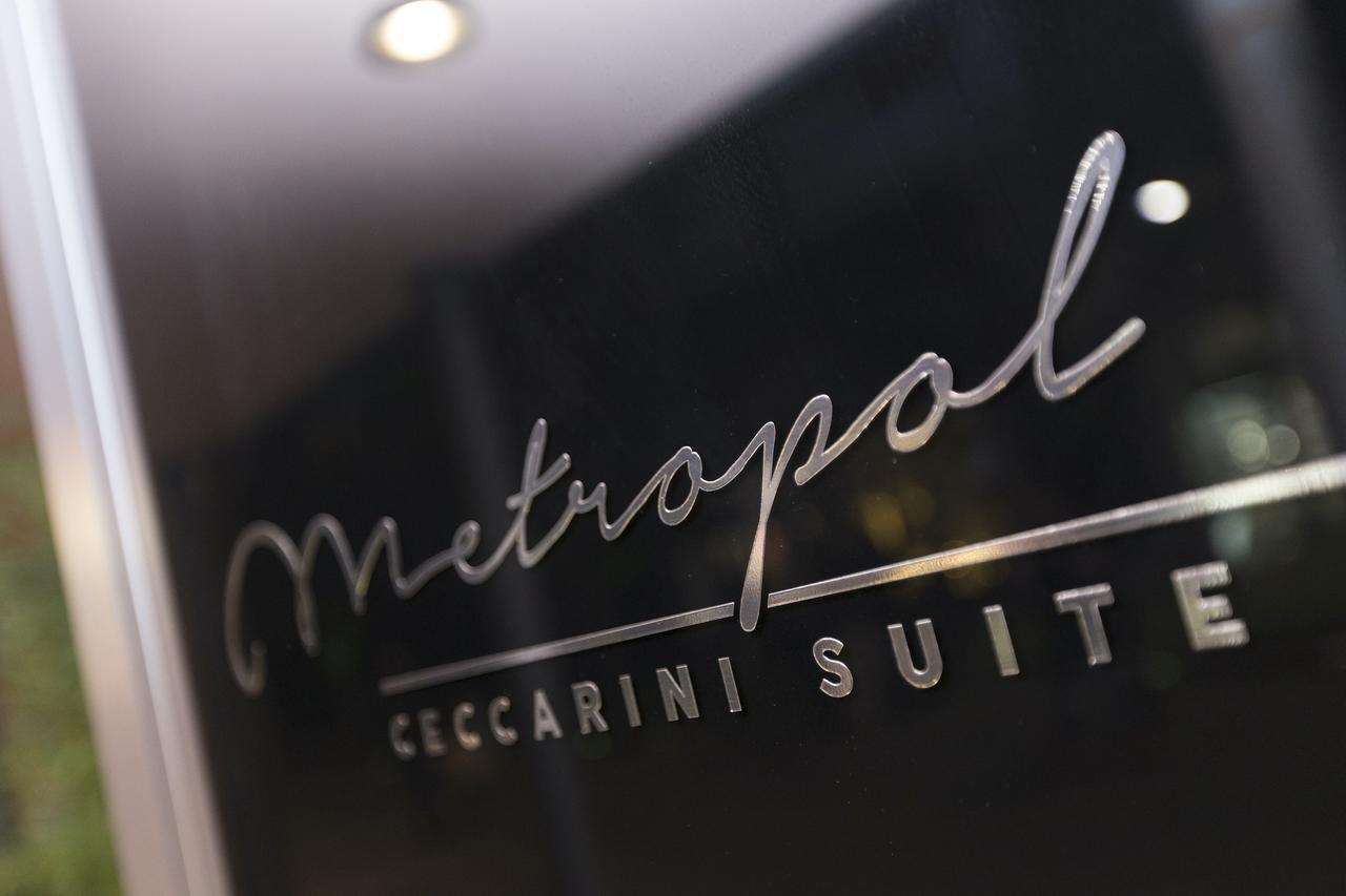 Metropol Ceccarini Suite - Luxury Apartments リッチョーネ エクステリア 写真