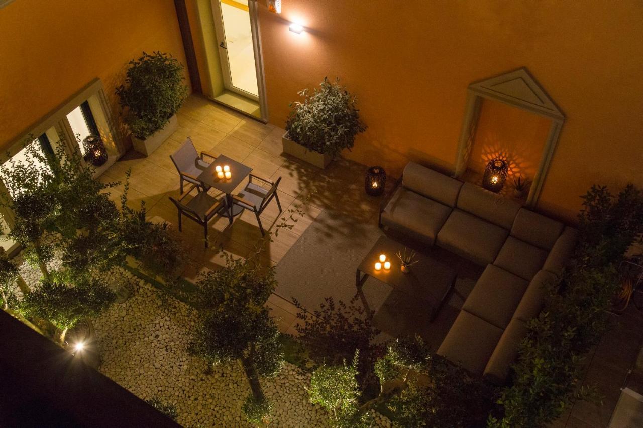 Metropol Ceccarini Suite - Luxury Apartments リッチョーネ エクステリア 写真