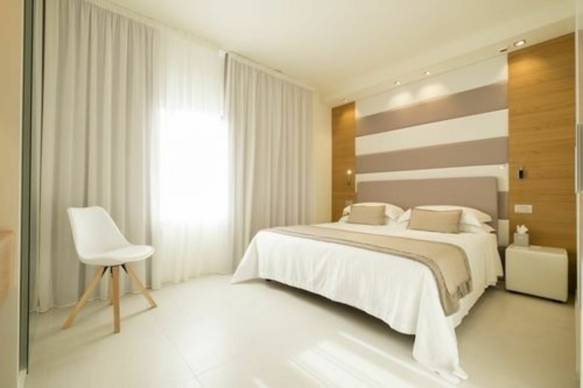 Metropol Ceccarini Suite - Luxury Apartments リッチョーネ エクステリア 写真